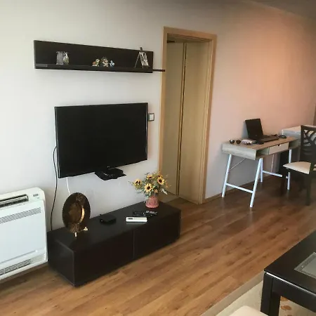 Marina Holiday Club Apartment פומורי