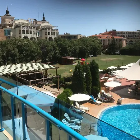 Marina Holiday Club Apartment דירה *